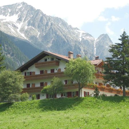 Aparthotel Kuehlerhof à Anterselva di Mezzo Extérieur photo